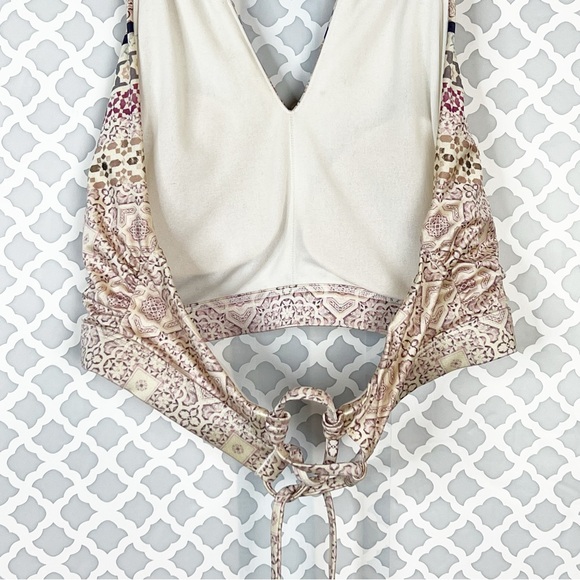 EUC Athleta Aqualuxe Print High Neck Keyhole Bikini Top in  Kitten Kisses - Picture 7 of 10